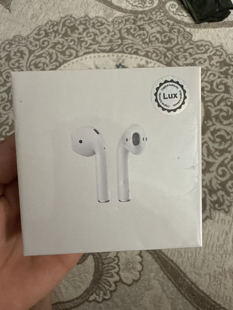 Airpods наушник!