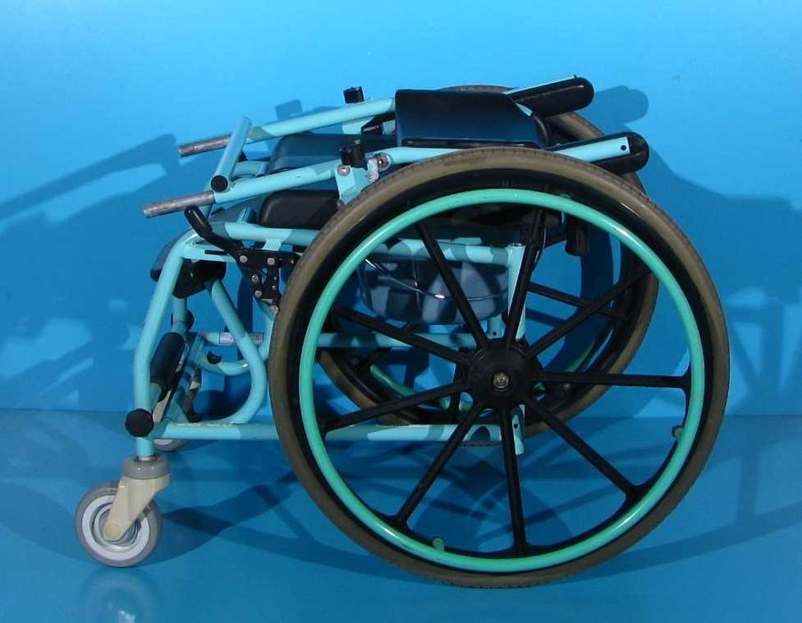 Scaun WC cu rotile din aluminiu / latime sezut 49 cm