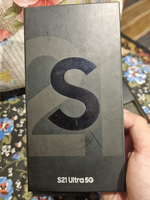 Samsung S 21 plus ultra nu are accesorii  cadou o husă  nouă