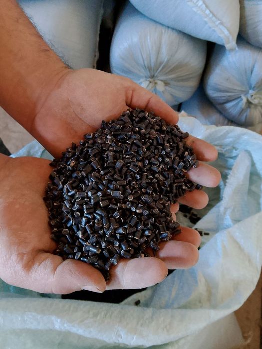 Продаётся  гранула или плёнку и мешка