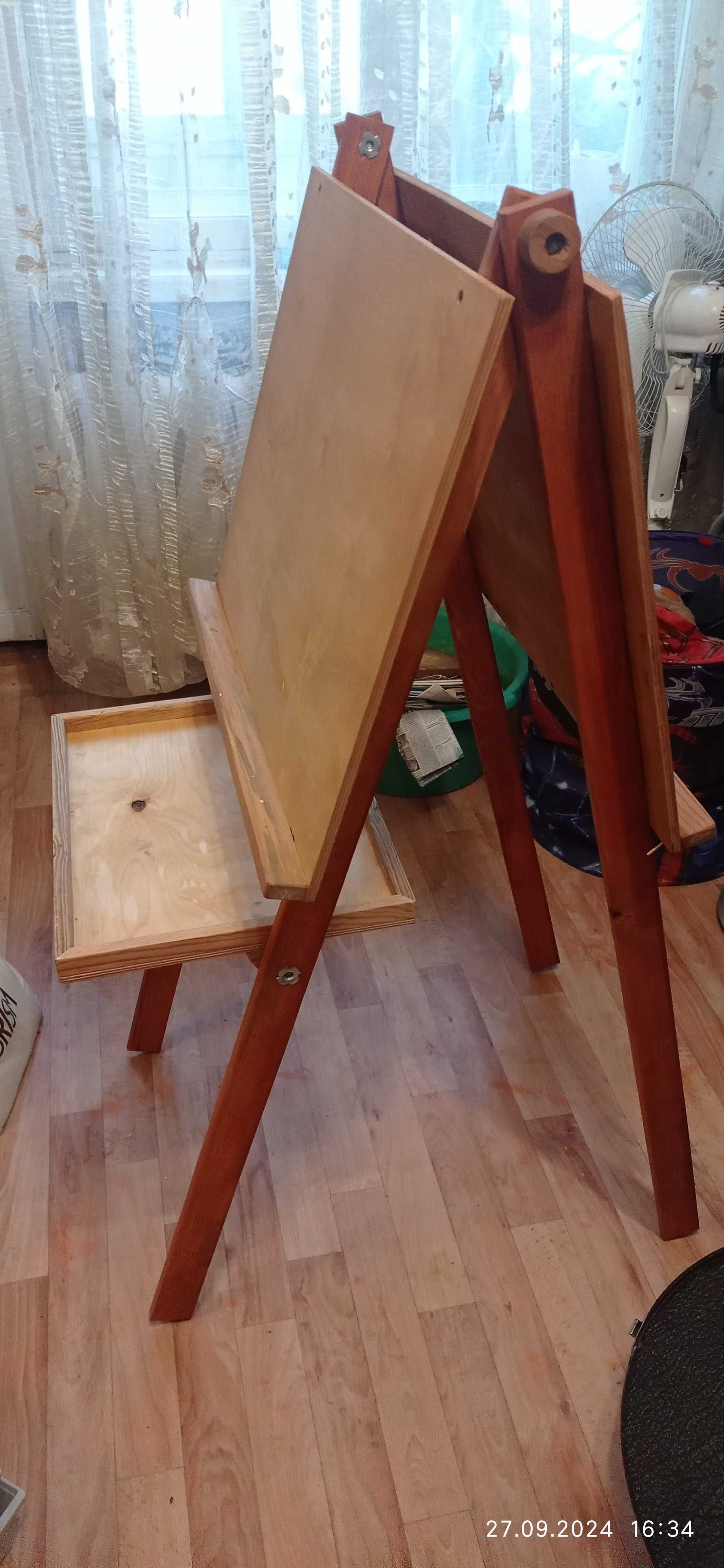 Мольберт       .