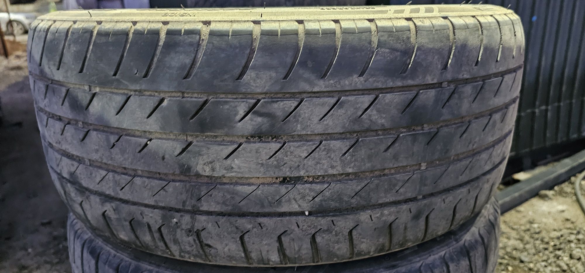 Продам шины 225/45r18