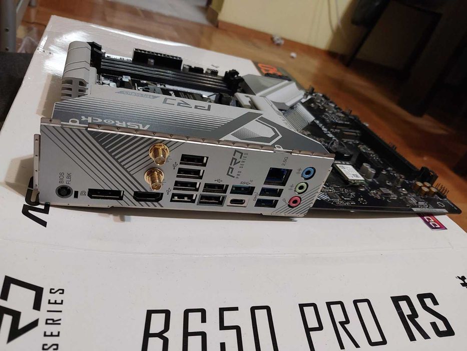 Ryzen 7 7700X + AsRock B650 Pro RS с М2 Wi-Fi модул