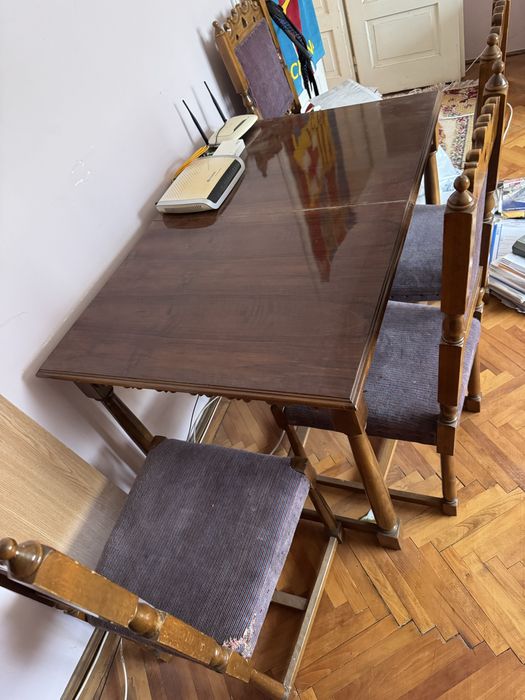 Masa cu 7 scaune din lemn masiv!