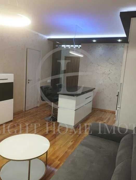 Продава се Двустаен апартамент в Пловдив, Кючук Париж - 65 кв.м за 2077 €/кв.м - Снимка #1
