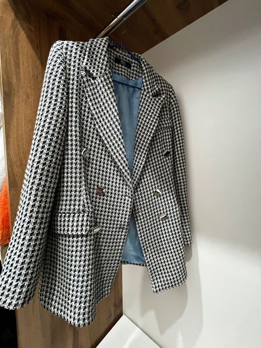 Кожаная куртка, пиджаки, костюмы, джинсы, комбинезоны Massimo dutti