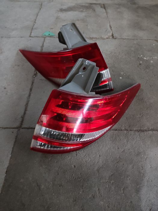 Фонари Toyota Estima