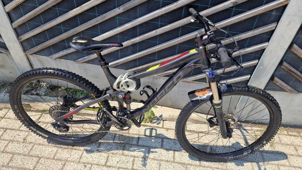 Vand bicicleta. A fost folosită .