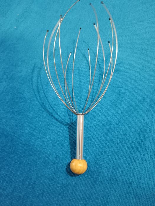 Vând Dispozitiv Masaj Capilar Nou