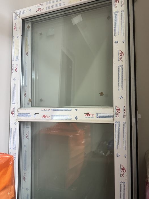 Оконная дверь 2 шт продается