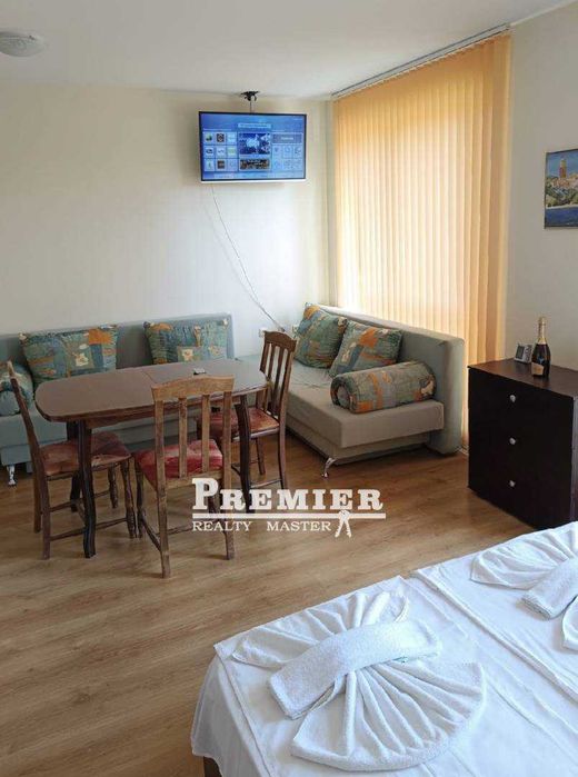 Просторен и уютен апартамент в самия център на Слънчев бряг