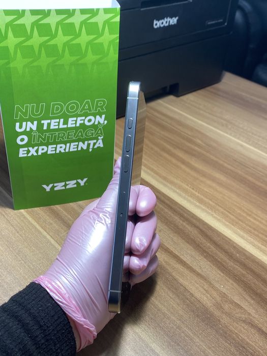 iPhone 16 Pro Max / 256 GB / Sănătate baterie 99% / Foarte bun