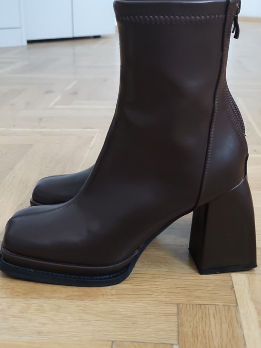 Дамски боти кафяв цвят
