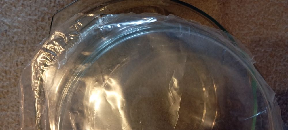 Vas nou de yena și set de  pahare vintage