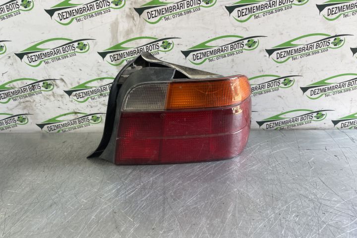 Lampa / Tripla stop dreapta pe aripa CU DEFECT 8353806 / 8 353 806 BM