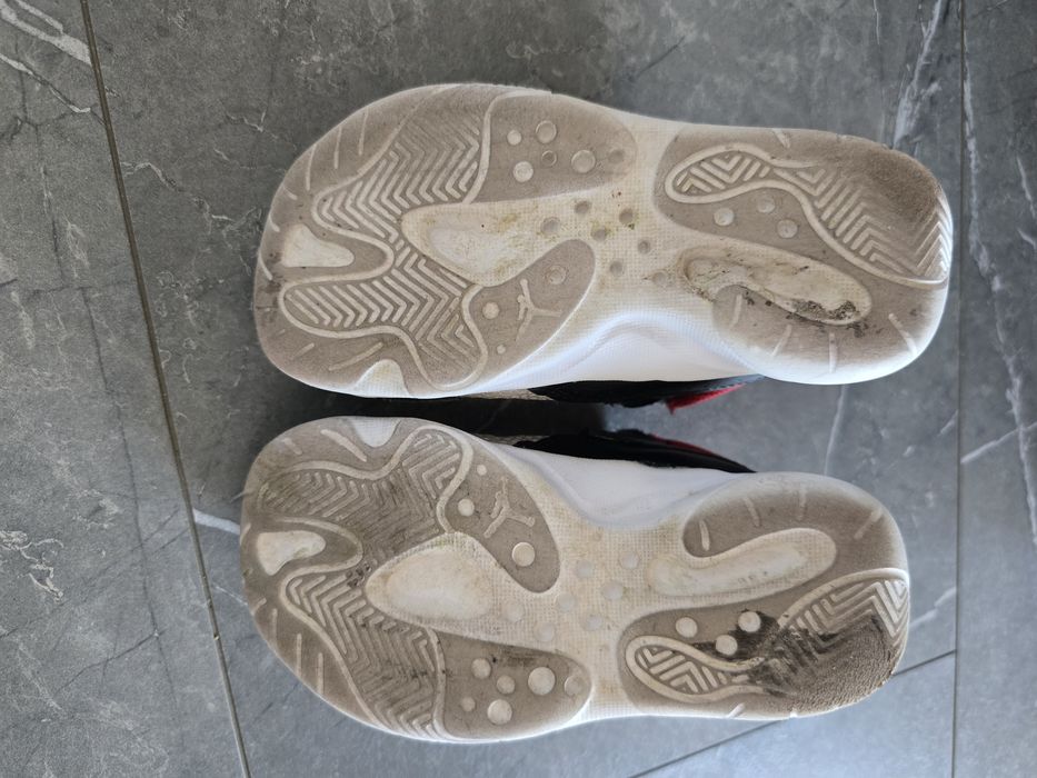 Adidasi copii Nike Air Jordan originali marimea 27