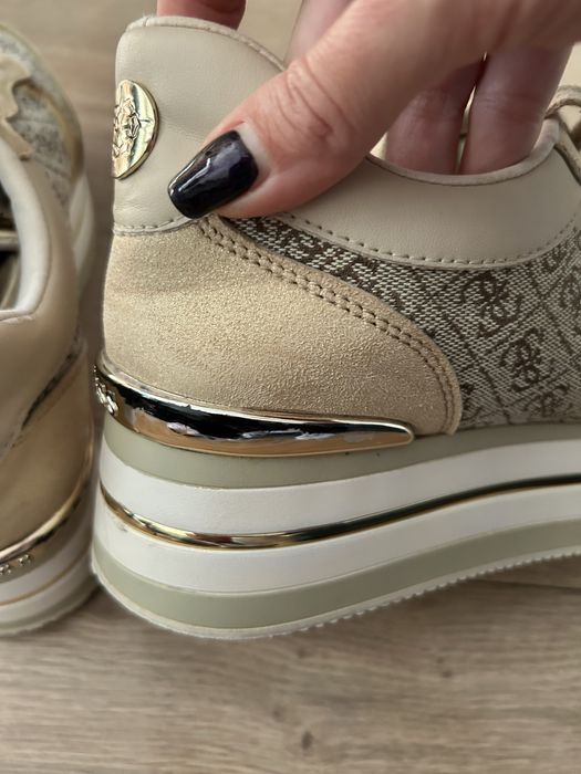 Носени Сникърси Guess