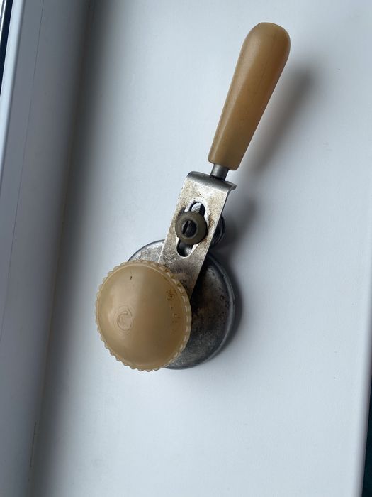 Машинка для закатки банок. 1000