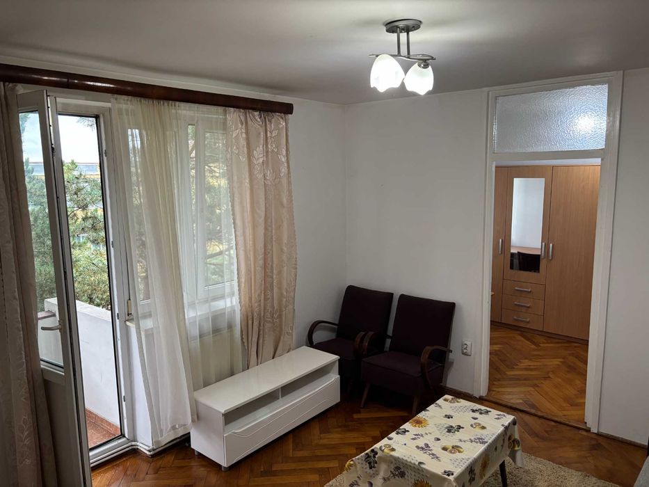 Apartament ingrijit cu Brazi la balcon