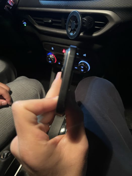 iphone 15  karobka bor ideal