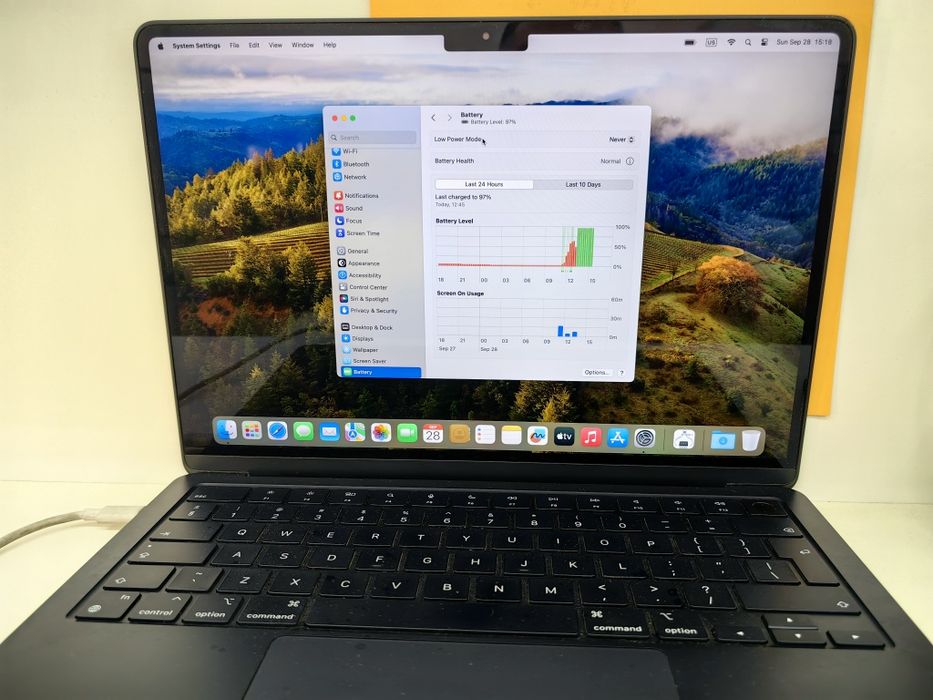 Хб! MacBook Air 2022 M2  13.6 Много добър