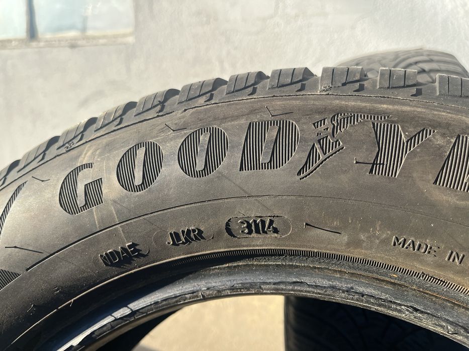 2 бр. зимни гуми 195/65/15 GoodYear DOT 3114 5,5/7 mm