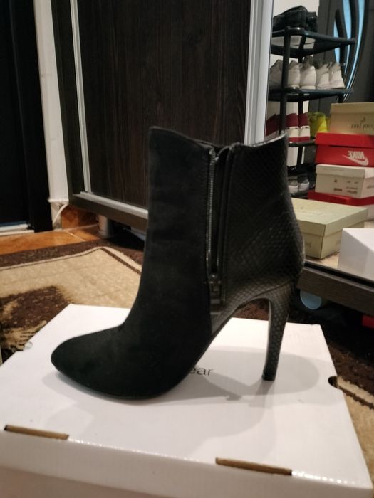 Ghete negre și verzi