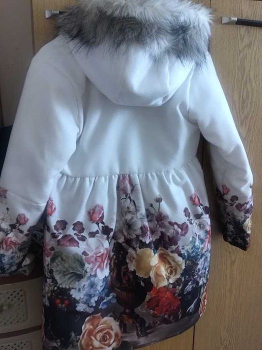 Зимно палто за момиче 146см.