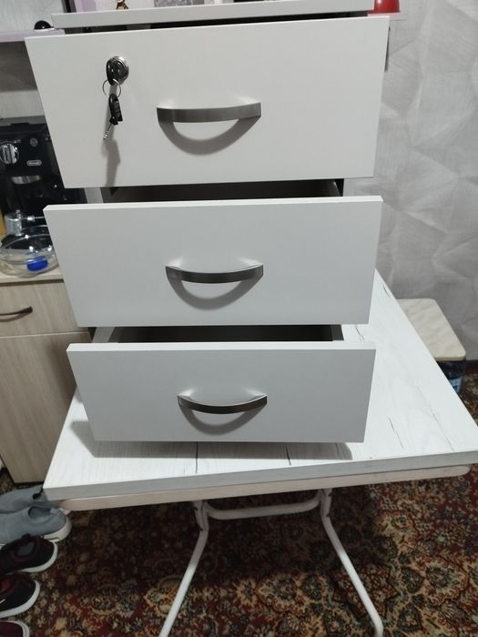 Тумба мобильная.