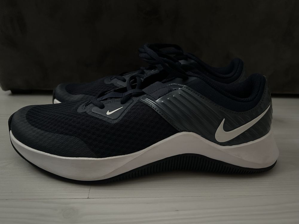 nike mc trainer.