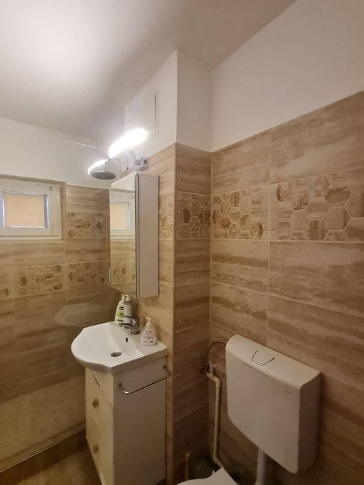 Proprietar, inchiriez apartament central, 2 camere, renovat,
