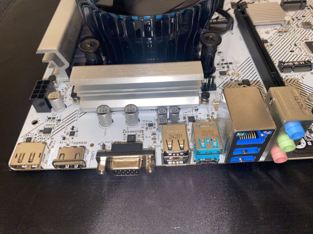 Placa de baza ASRock B760M-HDV/M.2+Core i5 13500 2.5Ghz+32gb ddr5 5600