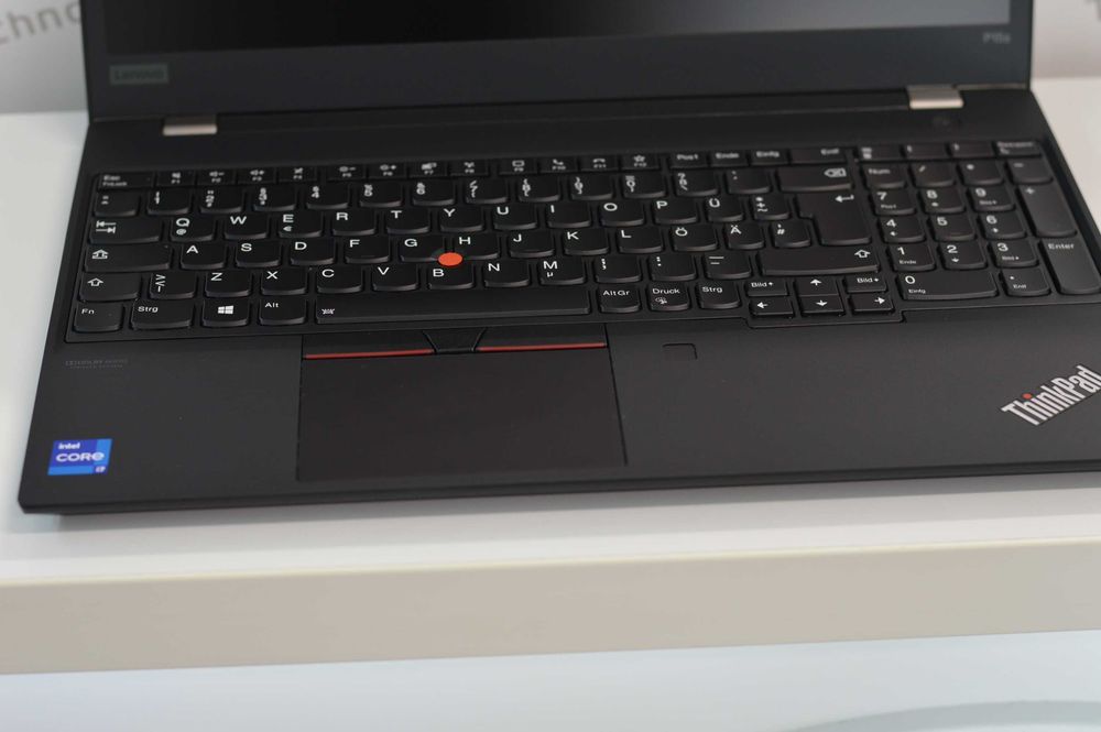 Lenovo ThinkPad P15s-Intel Core i7-1165G7 / 32GB RAM DDR4 / 512GB SSD