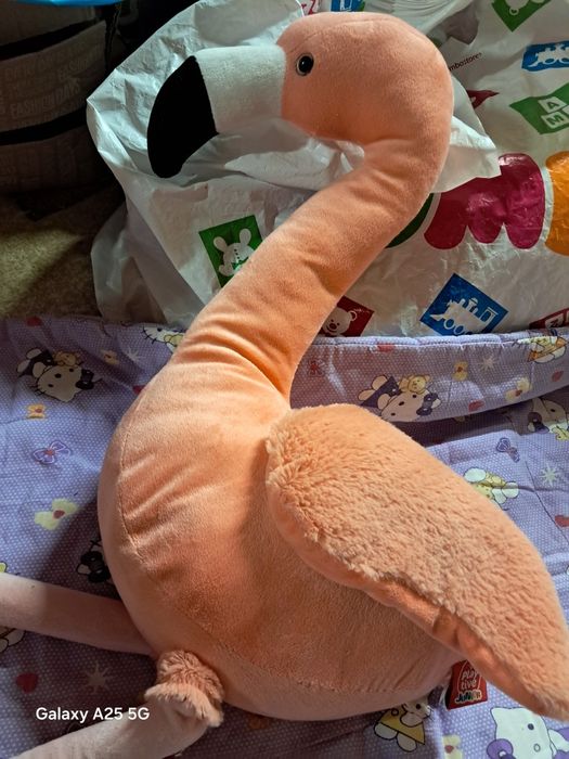 Vand plușuri frumoase