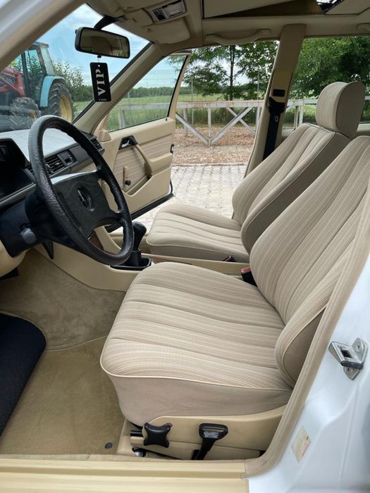 Mercedes Benz W124
