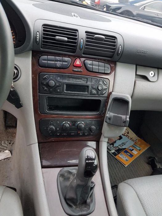 На Части! Mercedes C-Класа W203 270 CDI Ръчни Комби Кожа Avangarde