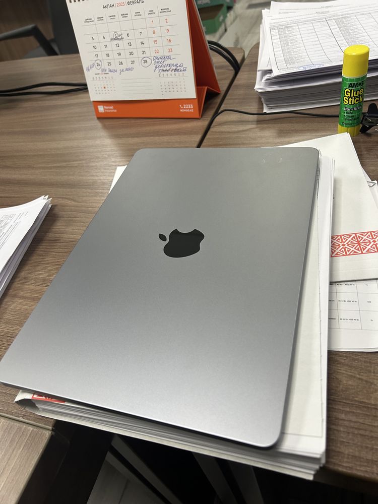 Продам почти новый Macbook air M3