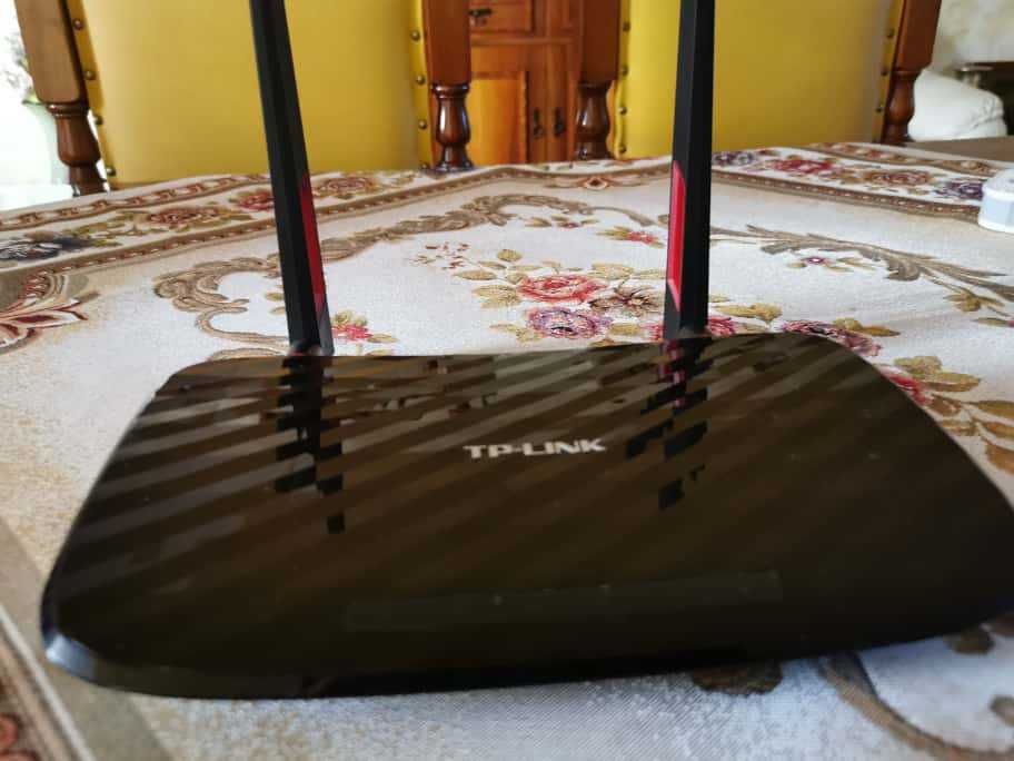 Vand  2 routere  , unul tp-Link respectiv unul tenda