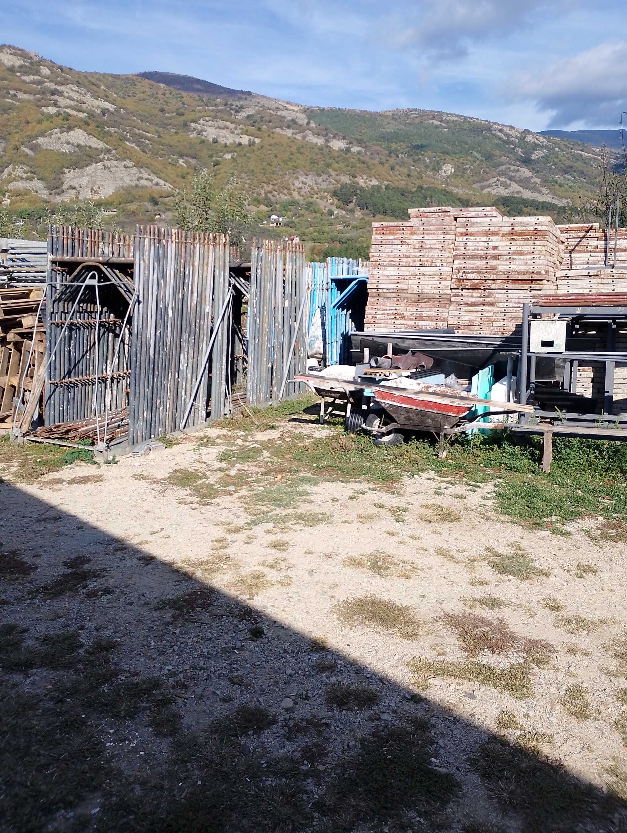 Хюнебеци греди под наем