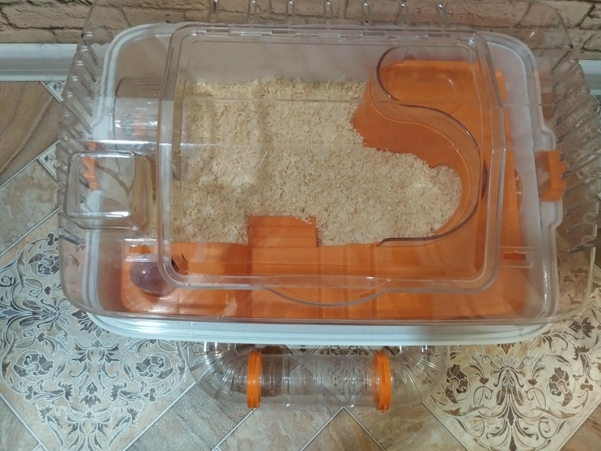 Продаю клетку для хомяка просторную