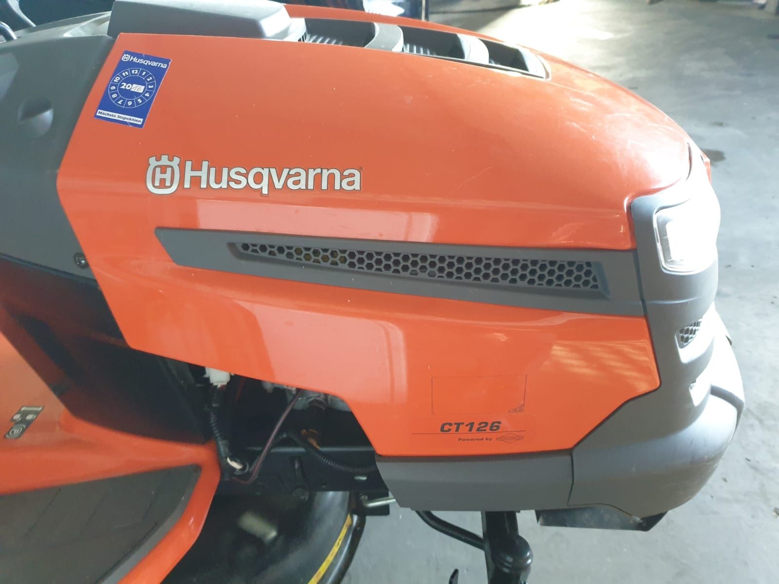 Tractoras Husqvarna CT 126 cu cos