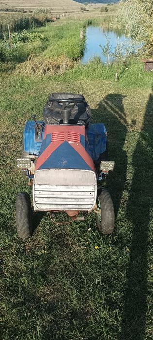 Vind tractor mic cu remorca