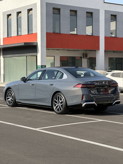 BMW i5 35L eDrive (Dop opsia bilan)