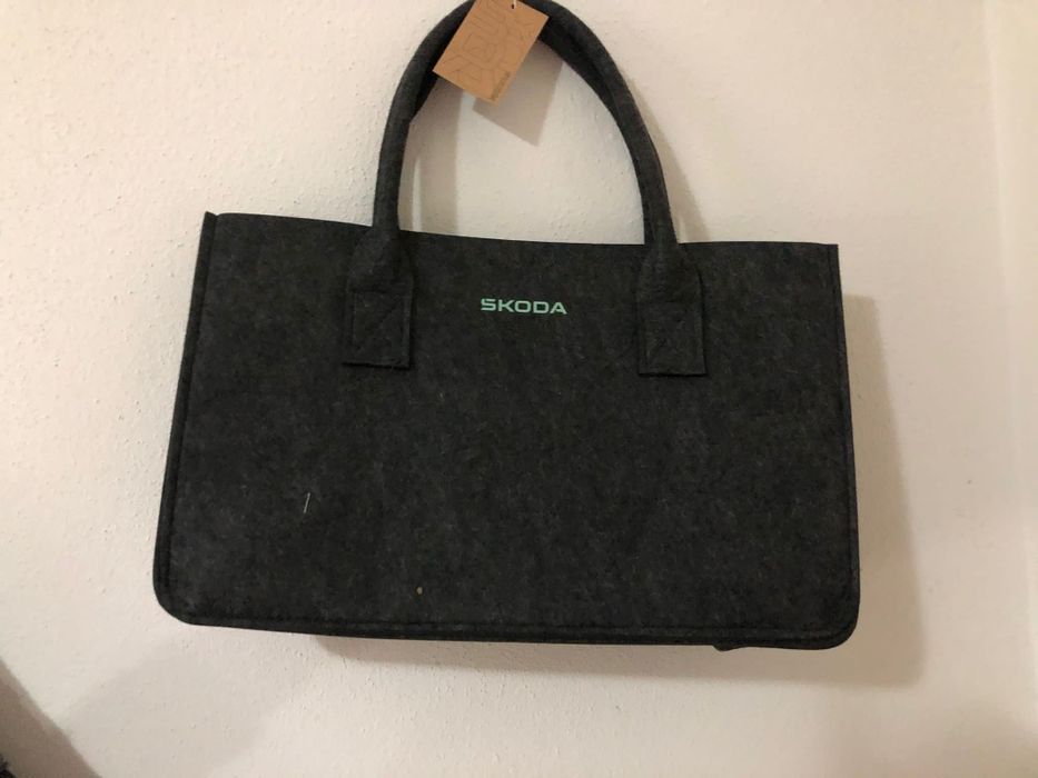 Colectii genti mărci auto originale