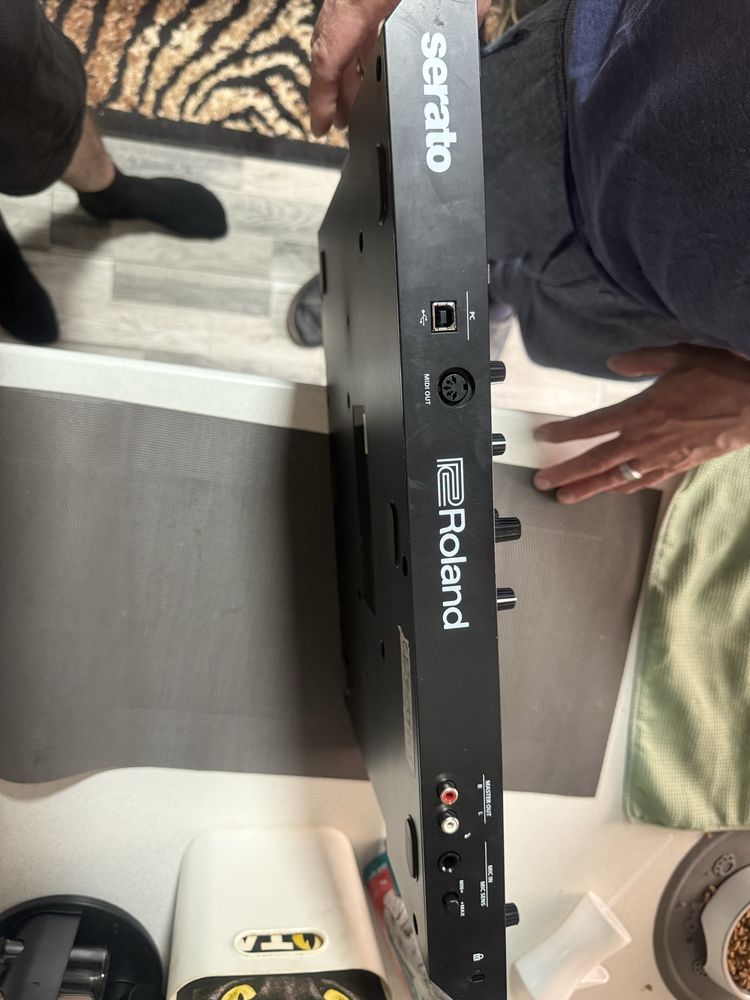 Vand consola dj roland 202