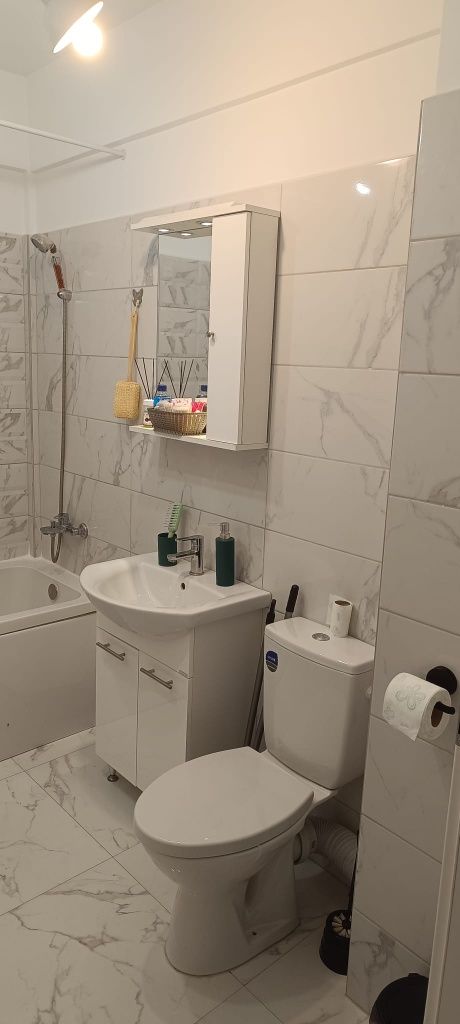 Inchiriez Garsoniera in regim hotelier chirie Bragadiru zona Leroy Mer