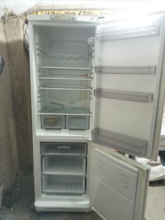 Продам холодильник
