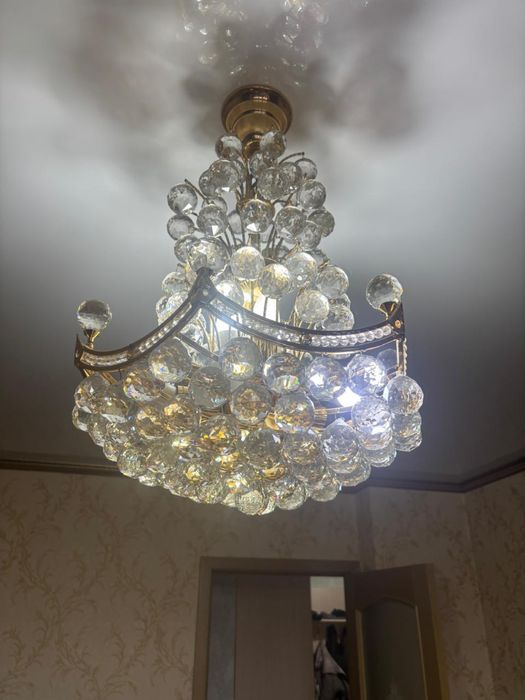 Красивая люстра