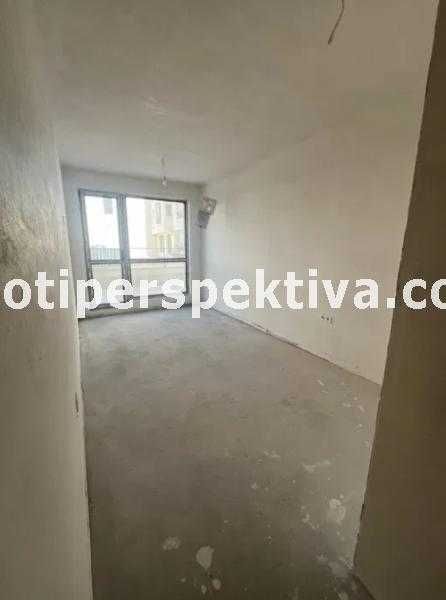Продава се Тристаен апартамент в Пловдив, Христо Смирненски - 141 кв.м за 1043 €/кв.м - Снимка #2