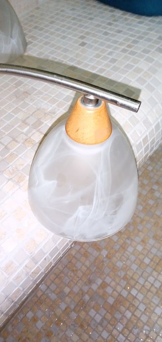 Lustra 3 brate metalice, abajur sticla alb, veioza, Aplica